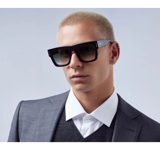 VALLEY Alta - Gloss Black w. Silver Metal Trim / Black Gradient Lens VALLEY Alta - Gloss Black w. Silver Metal Trim / Black Gradient Lens